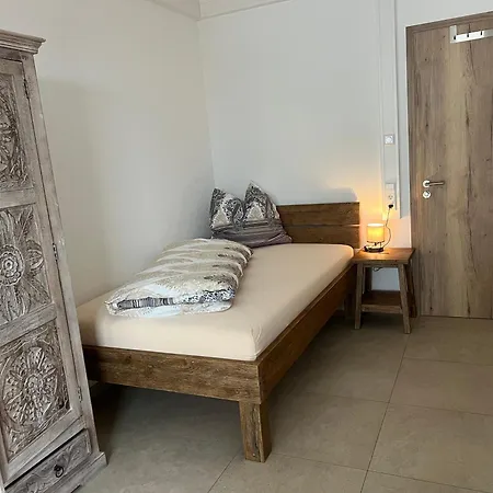 Apartment 1 Mit Bad Ohne Kueche, 1 Person, 15 Qm, Direkt An Der Aach